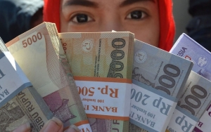 Jaga Daya Beli Masyarakat, Jokowi Gelontorkan BLT di Tengah Wabah Corona