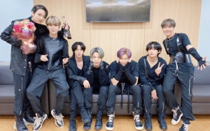 Viral Foto Member BTS Jadi Tukang Sayur Hingga Gorengan, Jin Paling Melas