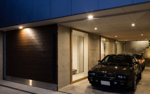 Simpan Mobil di Tempat Terutup dan di Lokasi yang Datar