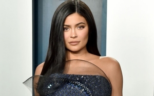 Kylie Jenner Produksi Hand Sanitizer Gratis untuk Paramedis yang Tangani COVID-19