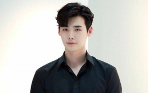 Pertama Kali Sejak Jalani Wamil, Lee Jong Suk Update Instagram Ucapkan Ini