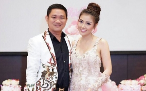 Ngungsi ke Ambon, Bella Sofie dan Suami Gabung Dinkes Serta TNI Polri Semprot Disinfektan
