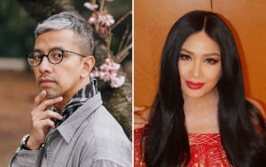 Didiet Maulana Bantu Salurkan Bantuan APD, Titi DJ Terharu Lihat Aksi Joget Tenaga Medis