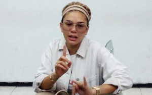 Bagi-Bagi Duit ke Ojek Online, Nikita Mirzani Berurai Air Mata