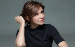 Najwa Shihab Terharu Lihat Driver Ojol Lindungi Makanan Pelanggan dari Disinfektan