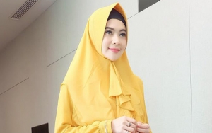 Peduli Warga Tak Mampu, Indah Dewi Pertiwi Bagikan Ratusan Paket Sembako