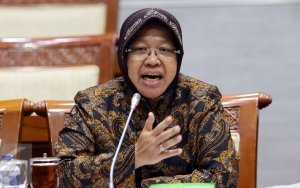 Walkot Risma Tegas Nyatakan Negatif Corona Usai Sempat Berfoto Dengan Tung Desem Waringin