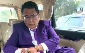 Hotman Paris Terjun Langsung Bagi-Bagi Sembako, Tuntut Anggota DPR Sumbangkan Gaji