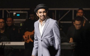 Miris, Pelayat Glenn Fredly Injak Makam dan Langgar Aturan Cegah Corona