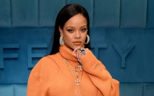 Ayahnya Dikonfirmasi Positif Corona, Rihanna Pilih Lakukan Hal Ini