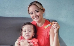 Joanna Alexandra Ungkap Rasa Syukur Putrinya Yang Istimewa Akhirnya Bisa Berjalan