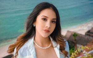 Anya Geraldine Sapa Fans Bikin Heboh, Reaksi 'Melengos' Saat Azan Diungkit Lagi