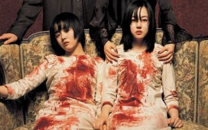 A Tale of Two Sisters (2003)