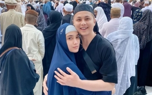 Efek #dirumahsaja, Ussy Sulistiawaty Jadi Tukang Cukur Dadakan Untuk Suami