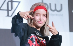 Solar Mamamoo Bikin Syok, Tampil dengan Kepala Gundul di Teaser Album Solo 'Spit It Out'