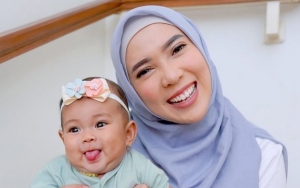 Fitri Tropica Unggah Foto Sang Putri Pakai Hijab, Dibilang Mirip Boneka Susan