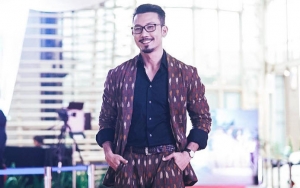 Denny Sumargo Berjemur Sesuai Anjuran WHO Saat Di Rumah Aja Malah Ramai Tuai Protes