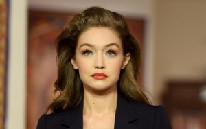 Tetap Kurus Meski Sedang Hamil, Foto-Foto Pemotretan Gigi Hadid Ini Dijamin Bikin Kagum