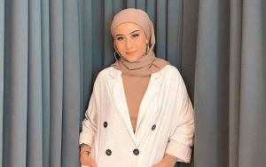 Awkarin Hapus Imej Seksi Saingi Anya Geraldine, Gaya Berhijab Saat Yoga Tuai Pujian