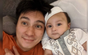 Baim Wong Unggah Foto Kiano Pasang Wajah Cemberut Saat Tidur, Mirip Siapa?
