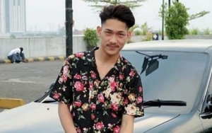 YouTuber Ferdian 'Prank Sampah' Kabur Diserbu Massa, Tembok Rumah Mengelupas Disorot