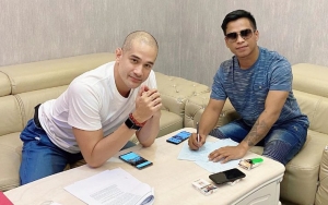 Bersahabat Dengan Wirang Birawa, Okan Cornelius Minta Pencerahan Di Tengah Masalah Perceraian