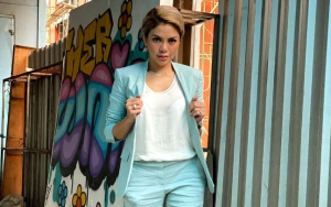 Nikita Mirzani Pamer Pose Melamun Cantik: Pengen Kawin Gue!