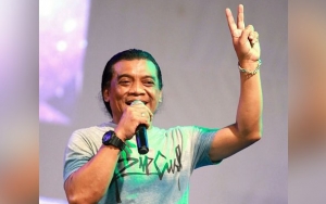 Setia Temani Didi Kempot, Istri Pertama Berhijab dan Istri Muda Akur di Pemakaman