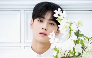 Netizen Bahas Foto-Foto Cha Eunwoo Jepretan Media, Hal Ini Jadi Sorotan