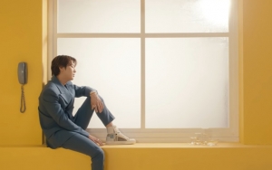 Chanyeol Dan DJ Raiden Gagal Move On Dalam MV 'Yours', Suara Duet Bareng Lee Hi Tuai Pujian