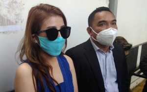 May Lee Sindir Paranormal Berinisial W Bolak-Balikkan Fakta: Saya Nggak Suka Orang Fake