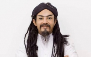 Limbad Beber Tradisi Unik Saat Lebaran, Panjat Pohon Kelapa Dan Sebar Uang