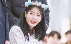 IU Rayakan Ulang Tahun Dengan Rilis Live Performance 'Eight' Versi Akustik