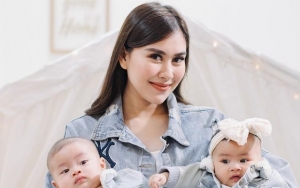 Tampil dengan Rambut Pirang, Bayi Kembar Syahnaz Sadiqah Dikira Bule