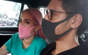 Di Rumah Saat PSBB, Jessica Iskandar Sibuk Dampingi El Barack Berkebun Hingga Sambut Kelulusan
