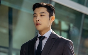 Foto-Foto Woo Do Hwan Setengah Teler Jadi Perbincangan