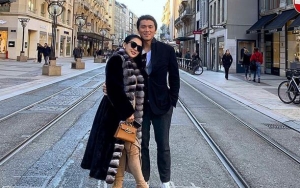 Reino Suami Syahrini Setampan Hyun Bin, Jaket Bulu-Bulu Hingga Pose Lentur Manja Bak Model Dunia