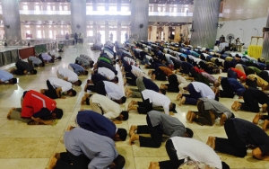 Sebelum Masjid Dibuka, MUI Kaji Pelaksanaan Salat Jumat Secara Bergelombang