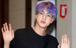 Jin BTS Perkenalkan Diri Sebagai Budak Joseon Lewat Selfie Brewokan, Tetap Ganteng?