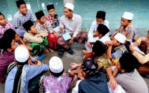 Keluhkan Sulit Mengaji Online, Pesantren di Jatim Bakal Dibuka Lagi