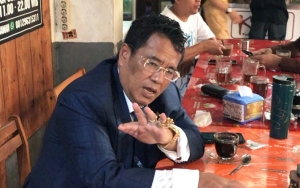 Hotman Paris Balas Menohok Usai Disindir Akibat Follow dan Like Akun Haters Syahrini
