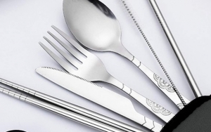 Bawa Peralatan Makan Sendiri di Sekolah atau Tempat Kerja