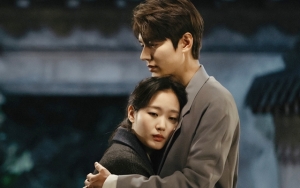 Kim Go Eun Bikin Heboh Buat Postingan 'Couple' Lee Min Ho di Lokasi 'The King: Eternal Monarch'