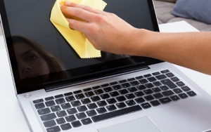 Bersihkan Laptop Secara Rutin