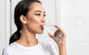 Minum Cukup Air Putih