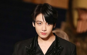 Jungkook BTS Ganteng Banget di Wisuda Online Angkatan 2020, Tato Ngintip Curi Perhatian