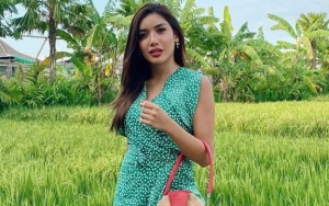 Unggah Momen Salat Pakai Sarung, Millendaru Doa Minta Perlindungan dari Orang Jahat