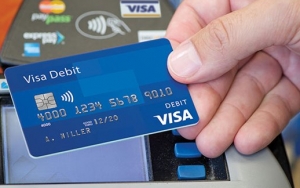 Kartu ATM atau Dompet Online