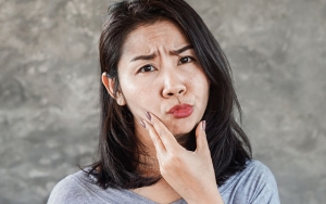 Menyebabkan Bell's Palsy