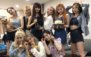 Twice Resmi Jadi Girl Grup Dengan Jumlah Kemenangan Acara Musik Terbanyak Dalam Sejarah K-Pop